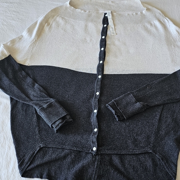 Lululemon Athletica Dolman Woman Long Sleeve Knit. Size 10 V-G - Picture 2 of 10